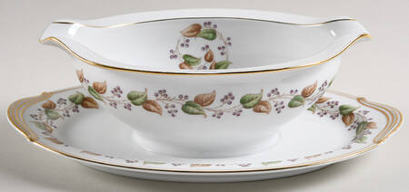 5115 Gravy Boat with Attached Underplate