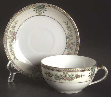 N1418 Flat Cup & Saucer Set