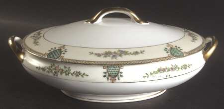 N1418 Oval Covered Vegetable