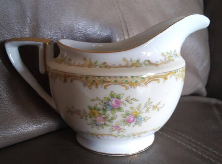 N1440 Creamer