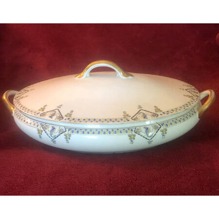 N1449 Oval Covered Vegetable