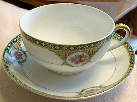 N1459 Flat Cup & Saucer Set