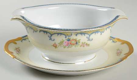 NAG89 Gravy Boat with Attached Underplate