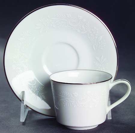 Reina (#6450) Flat Demitasse Cup & Saucer Set