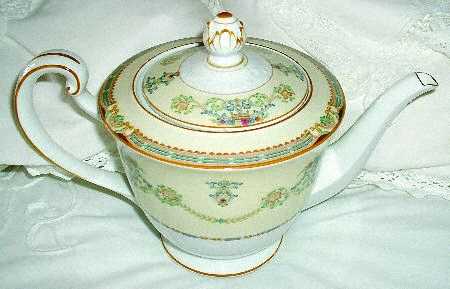 N1532 Teapot & Lid