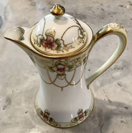 N1541 Chocolate Pot & Lid