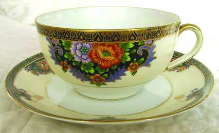 N1553 Flat Cup & Saucer Set