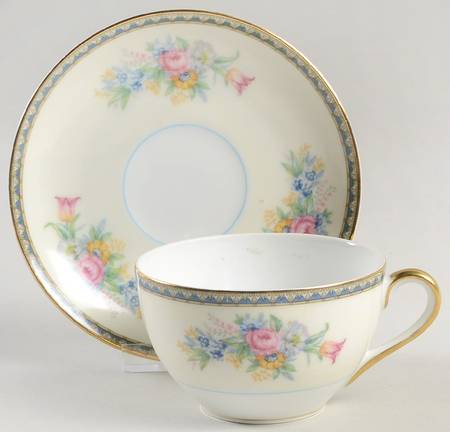N1555 Flat Cup & Saucer Set