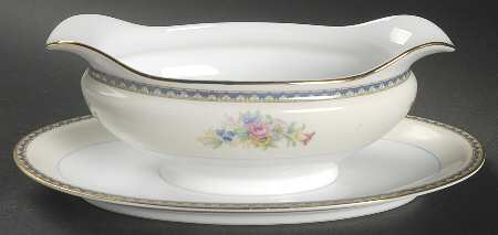 N1555 Gravy Boat with Attached Underplate