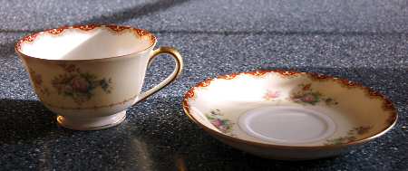 NAG23 Footed Cup & Saucer Set