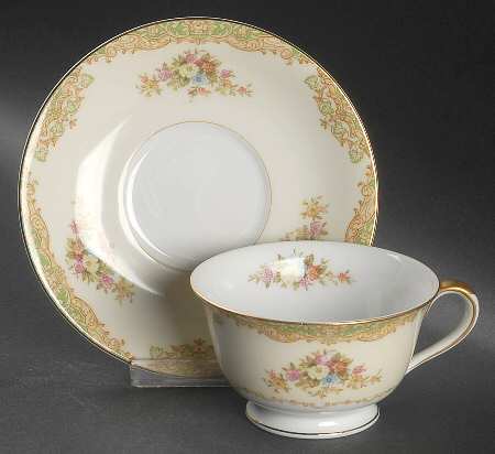 N1584 Footed Cup & Saucer Set