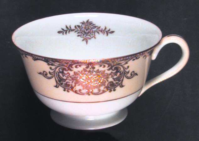 N1181 Footed Cup