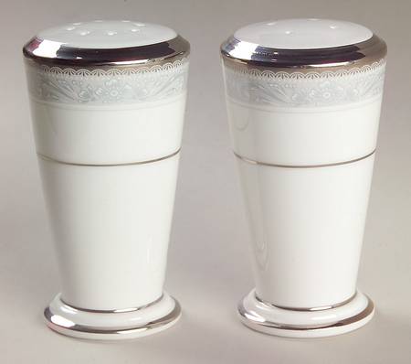 Manderleigh Salt & Pepper Set