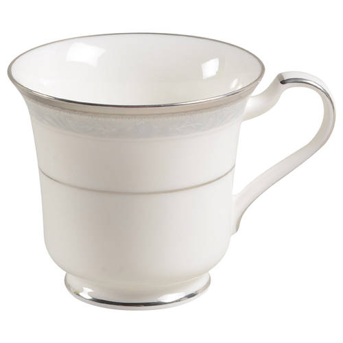 Manderleigh Footed Cup