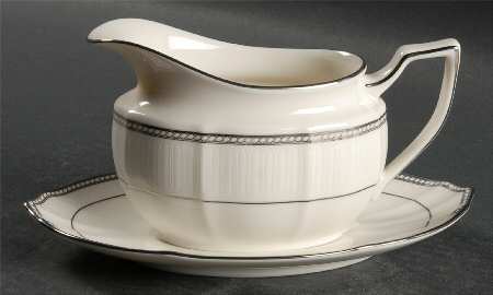 Adrianna Gravy Boat & Underplate