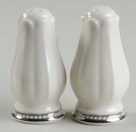 Adrianna Salt & Pepper Set