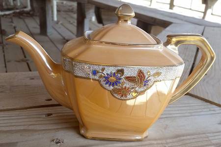 N1627 Teapot & Lid