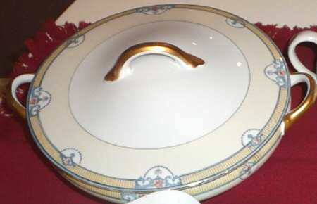 N1638 Round Covered Vegetable