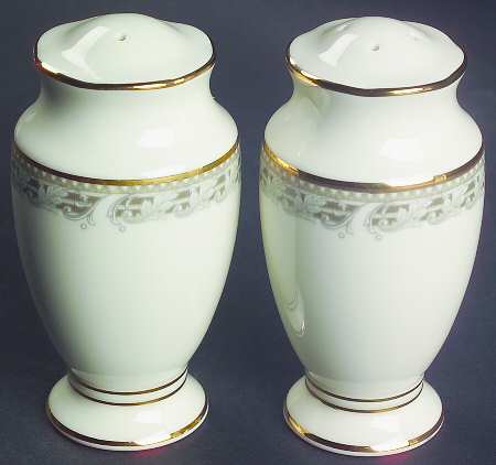 Ashfield Salt & Pepper Set