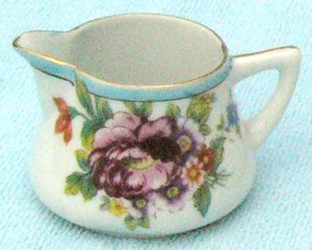 N1662 Child's Creamer