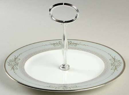 Yasmin Round Serving Plate with Handle (LPA)