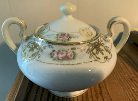 N1686 Sugar Bowl & Lid