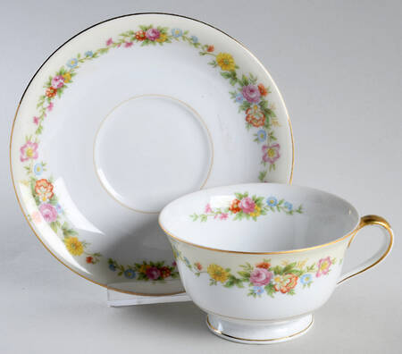 N1719 Footed Cup & Saucer Set