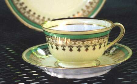 N1722 Flat Cup & Saucer Set