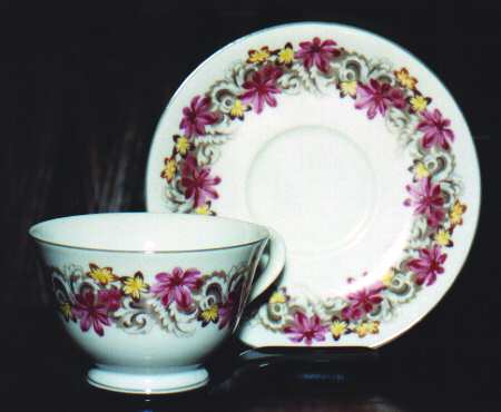 N1730 Footed Cup & Saucer Set