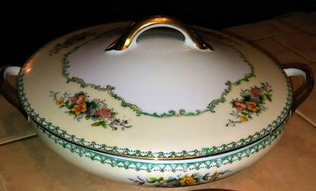N1731 Round Covered Vegetable