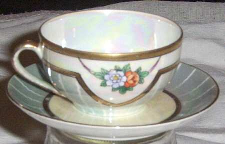 N1739 Flat Cup & Saucer Set