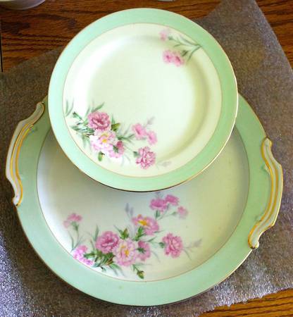 N1751 Handled Cake Plate