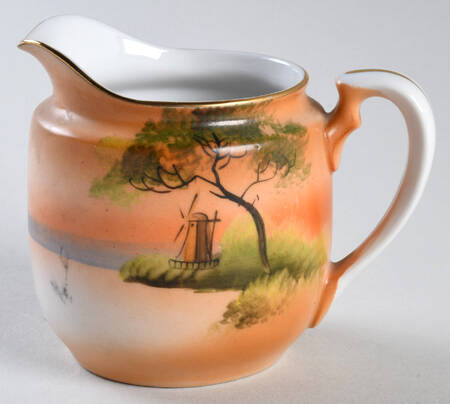 N1763 Creamer