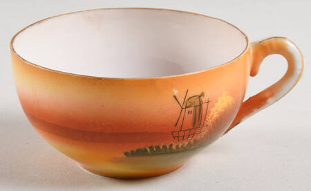 N1763 Child's Cup No Saucer