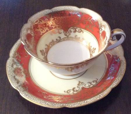 N1775 Footed Cup & Saucer Set