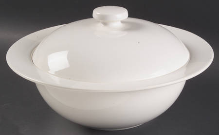 Arctic White 1.5 Qt Round Covered Casserole by Nautica