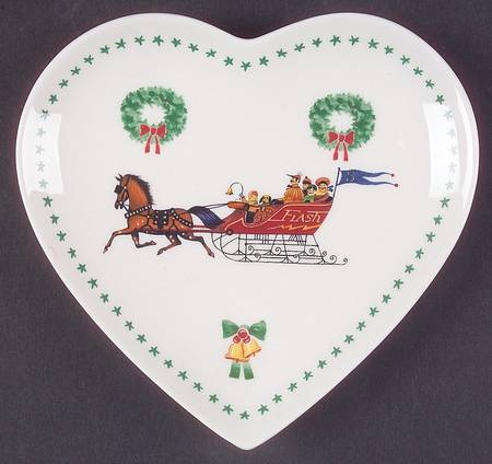 Americana Christmas Heart Shaped Dish