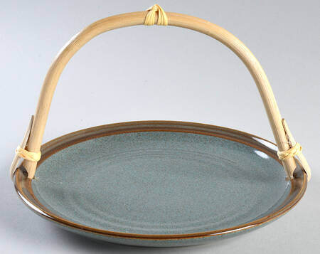 Sanibel Green 5 3/8"-5 5/8" Bamboo Handled Serving Plate  HC