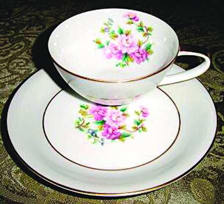 N1801 Flat Cup & Saucer Set