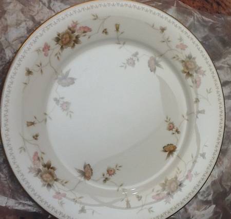 N1808 Dinner Plate