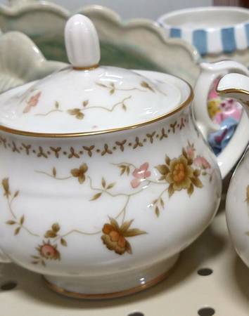 N1808 Sugar Bowl & Lid