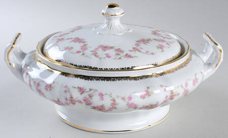 Bridal Rose Round Covered Vegetable