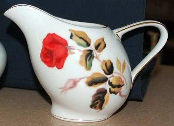 N1820 Creamer