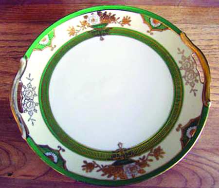 N1824 Handled Cake Plate