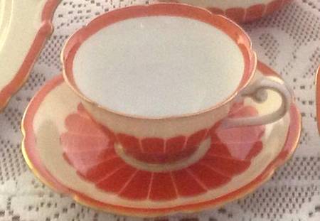 N1846 Footed Cup & Saucer Set