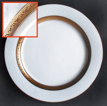 Signature Gold Accent Luncheon Plate