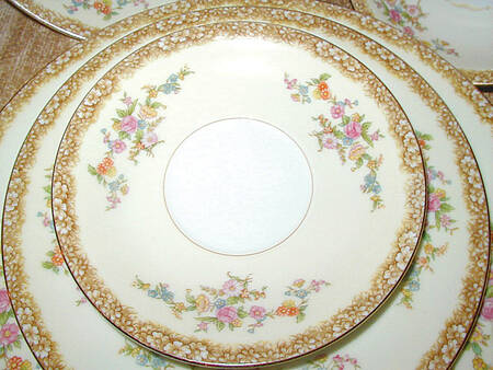 N1882 Saucer