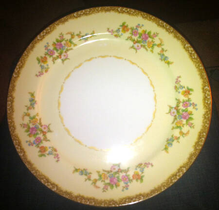 N1882 Dinner Plate