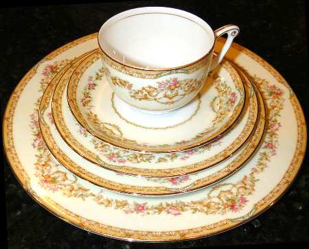 NAR57 Flat Cup & Saucer Set