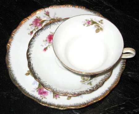 NYB1 Footed Cup & Saucer Set